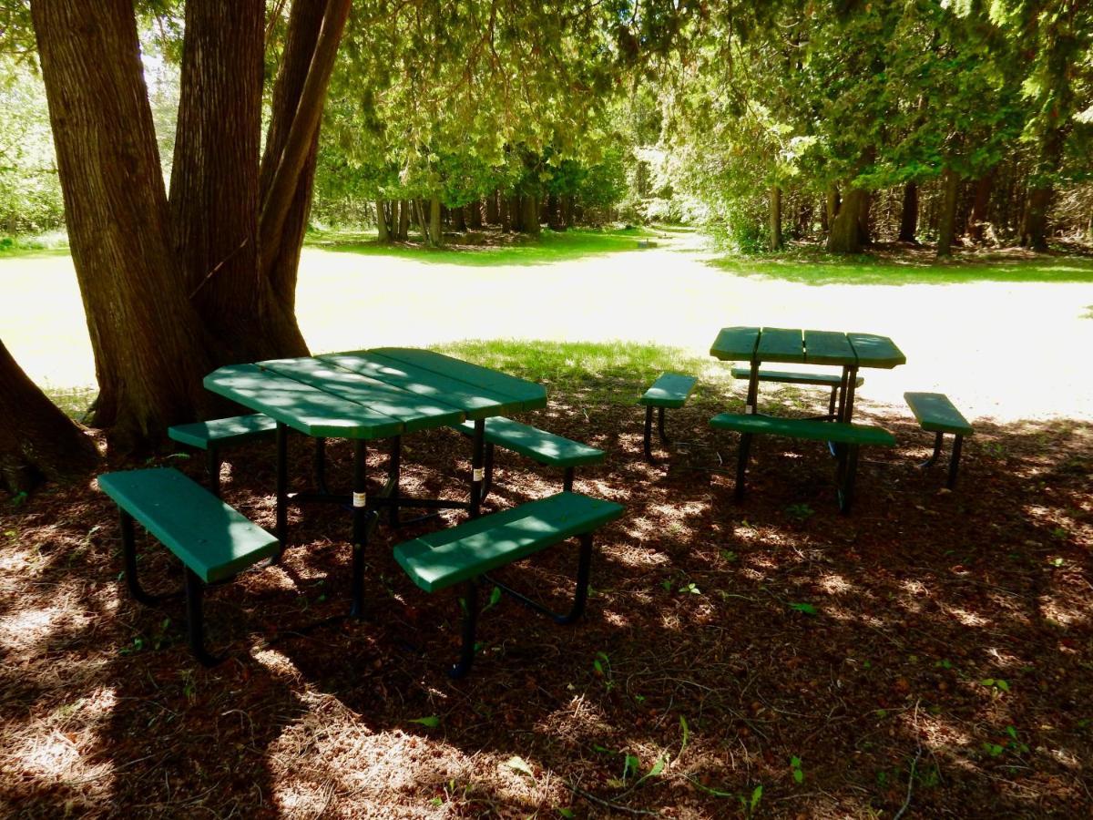 Garden Grove Retreat & Lodging Near Pictured Rocks, Fayette, Trails Екстер'єр фото