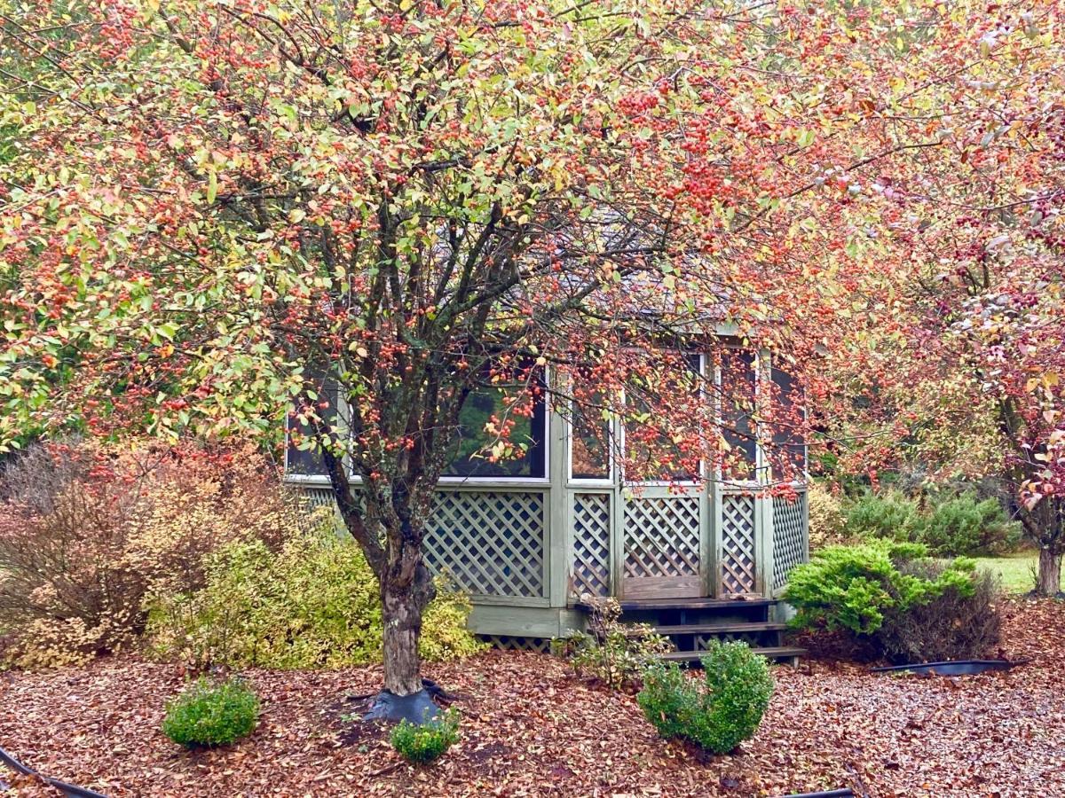 Garden Grove Retreat & Lodging Near Pictured Rocks, Fayette, Trails Екстер'єр фото