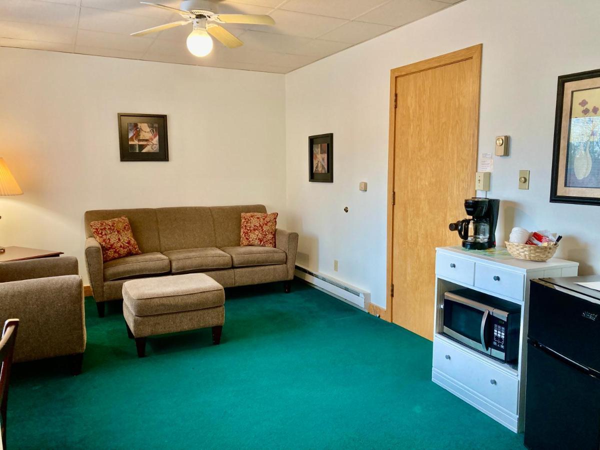 Garden Grove Retreat & Lodging Near Pictured Rocks, Fayette, Trails Екстер'єр фото