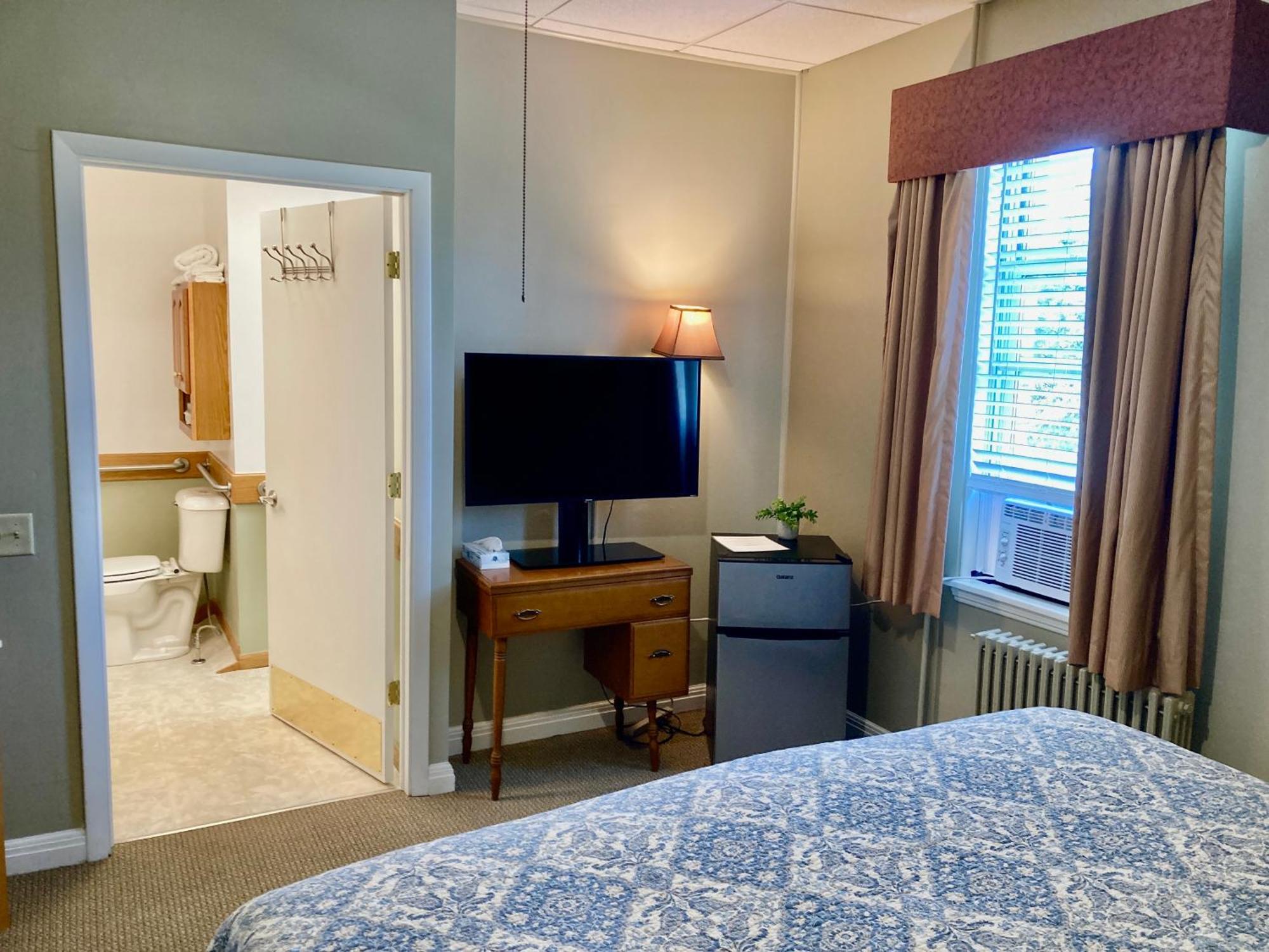 Garden Grove Retreat & Lodging Near Pictured Rocks, Fayette, Trails Екстер'єр фото