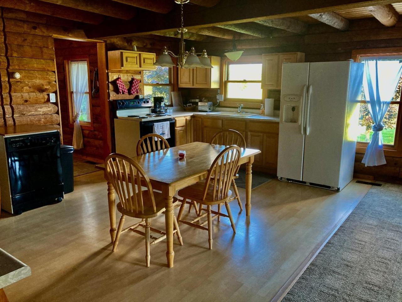 Garden Grove Retreat & Lodging Near Pictured Rocks, Fayette, Trails Екстер'єр фото