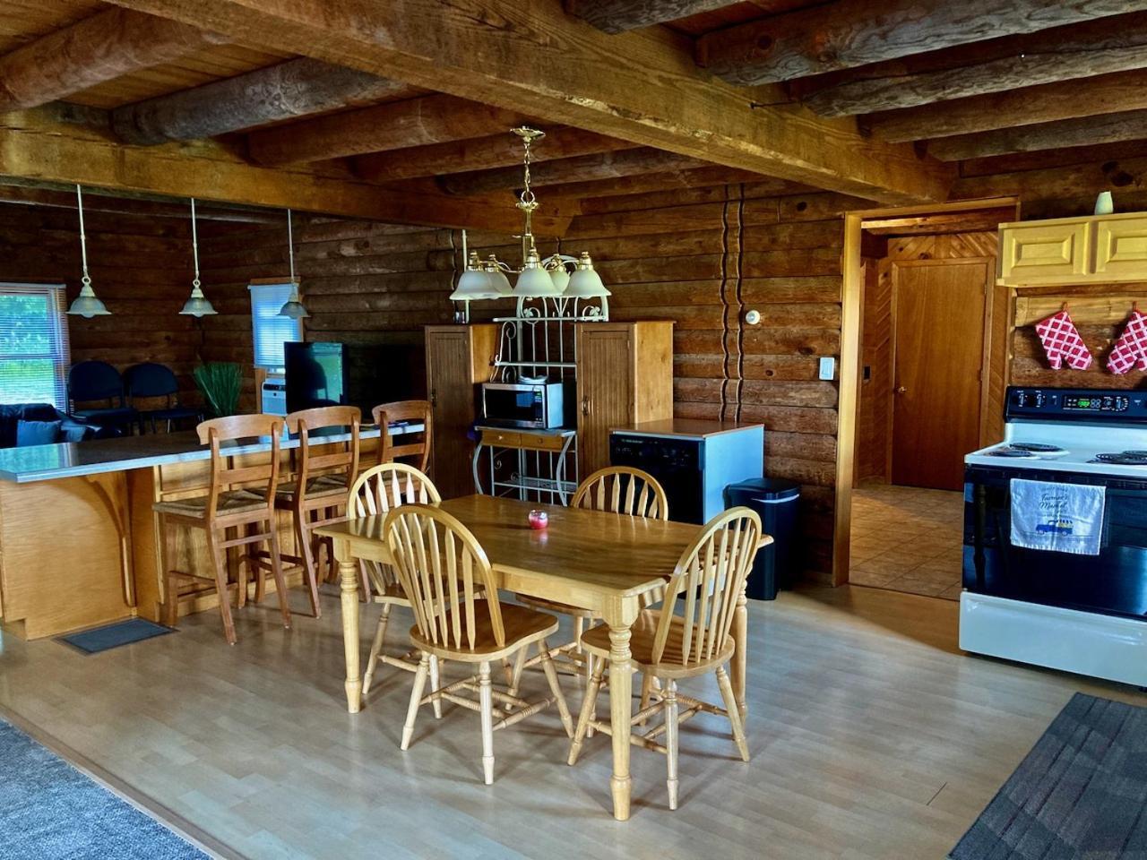 Garden Grove Retreat & Lodging Near Pictured Rocks, Fayette, Trails Екстер'єр фото