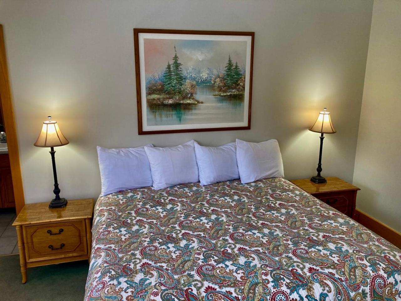 Garden Grove Retreat & Lodging Near Pictured Rocks, Fayette, Trails Екстер'єр фото
